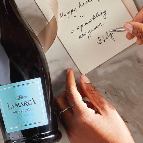 Tips for Gifting Bubbly